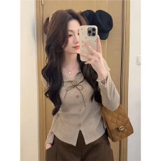 批发晨领原版品质早秋蝴蝶结V领长袖T恤女复古<b class='q'>花朵</b>纽扣修身显瘦<b class='q'>上衣</b>
