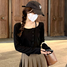 批发晨领长袖t恤女秋季大码<b class='q'>胖</b><b class='q'>mm</b>设计感不规则斜扣显瘦短款打底衫上衣