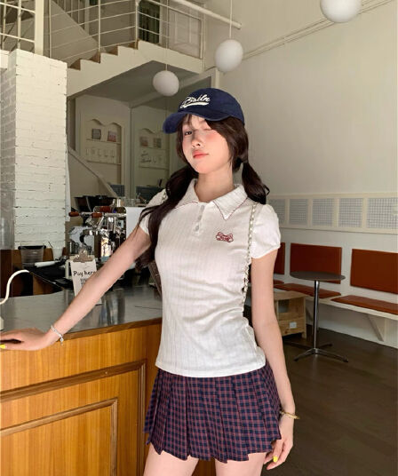 2026 봄 여름 이후 패키지 칼라 학원 스타일 달콤한 핫걸 몸매 가꾸기 반팔 티셔츠 여성 Chic 쇼트 스타일 맨위