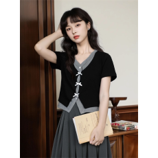 批发面料春装新款学院风撞色<b class='q'>假两件</b>V领短袖T恤夏季短款<b class='q'>上衣</b>