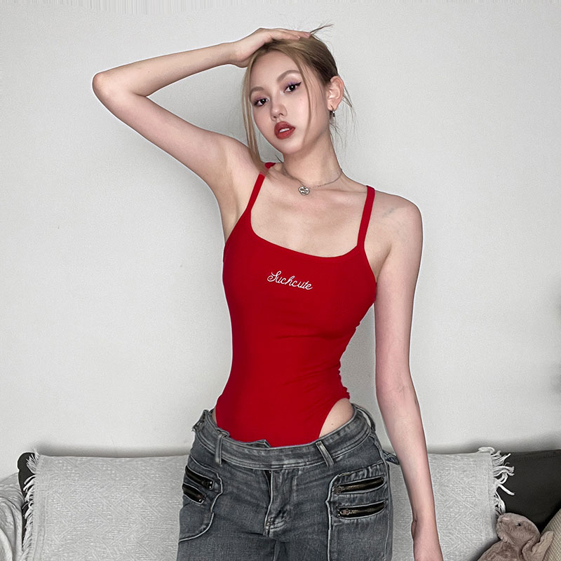 빨간색 디스플레이 화이트 디자인 센스 작은 대중 자수 민소매 올인원 의류 여성 핫걸 낮은 네크라인 뒤로 심장 안에 잡아라. 의류 트렌디