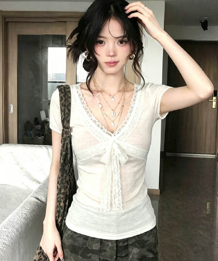 순면 원단 한 부서 V넥 반팔 티셔츠 여름 레이스 조각 스트랩 핫걸 인사이드 가져 가라. 슬림해 보이는 맨위