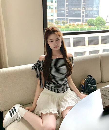 260 그램 1 1 인 면 순수한 욕망 바람 나비 매듭 일방적 인 스트랩 오프숄더 티셔츠 핫걸 디자인 센스 맨위