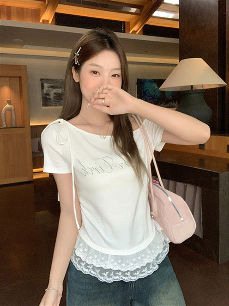 2026 한국 새로운 사람들 면 비스듬한 칼라 레이스 레이스 패치워크 밑단 반팔 여성 여름 핫걸 맨위