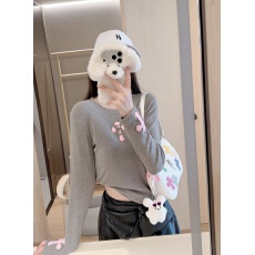 批发潮牌十字架T恤女早春2026新款修身显瘦打底衫高级感长袖上衣