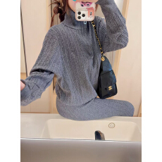 批发时髦绞花纯色圆领针织毛衣两件套女冬季新款软糯半拉链宽松上衣