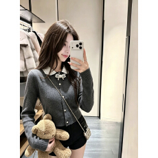 批发鱼兔子的兔子 温柔风娃娃领拼接麻花针织上衣女春秋新款<b class='q'>毛衣</b>开衫