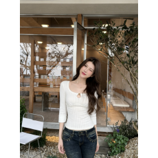 批发实拍 早春韩系镂空<b class='q'>针织衫</b>方领修身针织T恤女显瘦打底<b class='q'>针织衫</b>