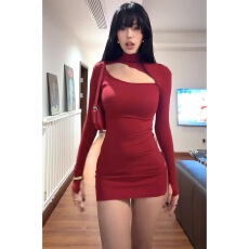 批发Teptdc |原创赤焰缪斯圣诞酒红解构<b class='q'>镂空</b>露背包臀<b class='q'>连衣裙</b>2025新款