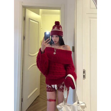 批发黑色日记｜圣诞来信 新年红<b class='q'>秋</b>冬新款慵懒风一字肩费尔岛短裤套装