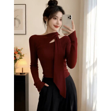 批发法式新年红色<b class='q'>镂空</b>飘带<b class='q'>针织衫</b>女秋冬设计感修身毛衣内搭打底衫上衣