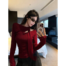 批发法式新年红色<b class='q'>镂空</b>飘带<b class='q'>针织衫</b>女秋冬设计感修身毛衣内搭打底衫上衣