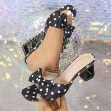 法式复古波点蝴蝶结粗跟凉鞋露趾凉拖鞋女夏新款配裙子不累脚