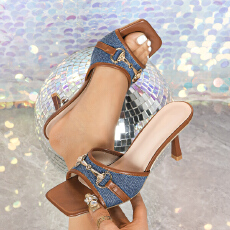 批发夏季新款度假复古接拼方头一字拖凉鞋舒适百搭露趾细跟高跟沙滩鞋