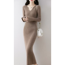 批发韩国气质简约中长款喇叭袖V领针织<b class='q'>连衣裙</b>2025秋冬打底长裙配大衣