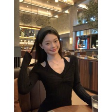 宋正恩黑色挂脖v领加厚内搭打底毛衣针织衫女新款纯欲风修身上衣