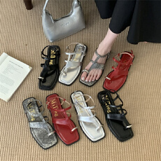 批发米庭金属扣夹趾方头凉鞋夏季新款设计感外穿罗马百搭懒人平底凉鞋