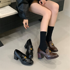 米庭  中古风粗跟山茶花乐福鞋小个子增高单鞋女一脚蹬圆头小皮鞋