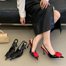 批发米庭花朵包头凉鞋女精装风尖头高跟鞋2026夏季新款一字带后空凉鞋