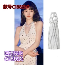 批发白色波点v领挂脖<b class='q'>连衣裙</b>女夏法式性感<b class='q'>露背</b>气质中长裙子