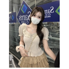 批发甜美蕾丝拼接泡泡袖T恤短款上衣