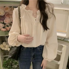 批发法式复古小众设计感上衣女2026新款<b class='q'>韩版</b>泡泡袖chic木耳边长袖<b class='q'>衬衫</b>
