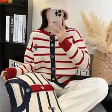 批发洋气条纹拼色<b class='q'>针织</b>衫软糯女宽松撞色<b class='q'>开衫</b><b class='q'>圆领</b>单排扣爱心毛衣外套潮