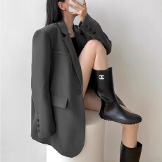 批发周淼zhoumiao2026春秋新款高级设计感女士黑色休闲小西装外套女