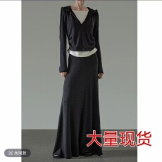 批发2025年女新款设计感气质百搭上衣