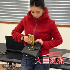 批发2025年女新款设计感气质百搭上衣