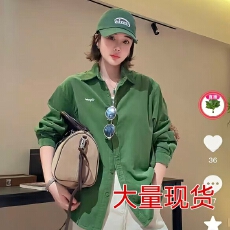 批发2025年女新款设计感气质百搭上衣