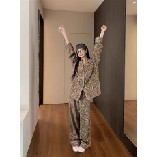 批发8038德绒卡其色豹纹原版2026秋冬季新款情侣同款加厚高级感家居服