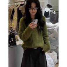 批发渠道货~韩系慵懒绿色<b class='q'>毛衣</b>软糯穿搭松弛感宽松