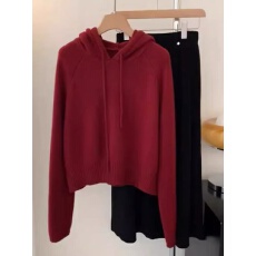 批发御寒+时髦一个不落下~连帽红色<b class='q'>毛衣</b>慵懒风针织衫内搭上衣
