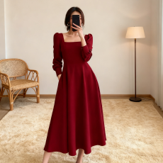 批发方领法式赫本风连衣裙春秋女装2025新款秋装收腰显瘦长袖中长裙子