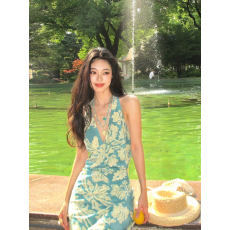 批发绝美海滩裙海边度假法式无袖<b class='q'>挂</b><b class='q'>脖</b>收腰蓝色印花v领<b class='q'>连衣裙</b>露背长裙