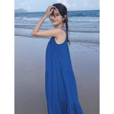 批发蓝色吊带长裙沙滩海边度假旅游<b class='q'>连衣裙</b>夏季新款女法式小个子高级感