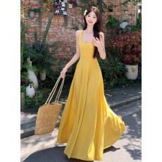 批发海边度假黄色吊带<b class='q'>连衣裙</b>新款法式超好看独特漂亮掐腰长裙子女夏季