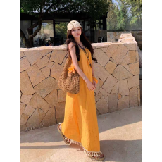 批发黄色宽松吊带裙子三亚<b class='q'>泰国</b>度假连衣裙慵懒松弛感海边氛围感长裙