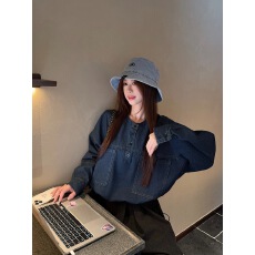 批发2025秋季新款韩系设计感拼接口袋半开扣百搭长袖牛仔衬衫上衣女潮