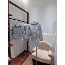 批发WW定制「夏末织白」休闲运动短款连帽卫衣女早秋包臀短裤裙套装