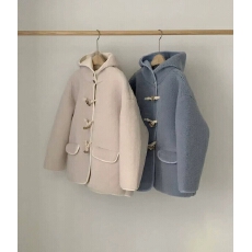 番禧Studio2025秋冬新款 ins韩系可爱减龄牛角扣连帽毛茸茸短外套