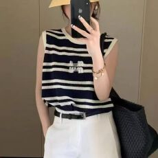 批发冰丝条纹字母<b class='q'>针织</b>马甲<b class='q'>背心</b>女宽松显瘦2025夏季新款圆领爆款<b class='q'>针织</b>衫