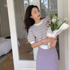 批发温柔圆领彩色条纹T恤女法式夏短款设计感小众显瘦小个子短袖上衣