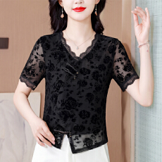 批发实拍 夏季新款衬衫女时尚韩版<b class='q'>妈妈装</b>V领蕾丝花边短袖显瘦百搭上衣