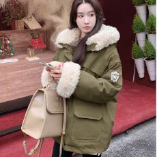 批发官图派克服工装棉服外套女连帽<b class='q'>中长款</b>仿羊羔毛冬棉衣毛茸茸