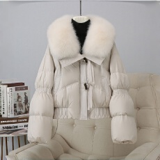 批发白鸭绒咖色短款收腰<b class='q'>羽绒服</b>女2025冬季<b class='q'>新款</b>狐狸毛面包服小个子宽松