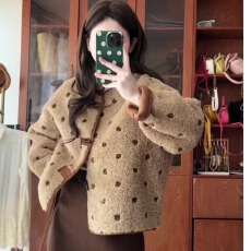 批发500克羊羔绒复合麂皮毛巾绣法一小个子独特超好看波点<b class='q'>外套</b>