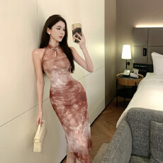 批发实拍 年轻款少女修身显瘦日常可穿新中式晕染印花挂脖连衣裙