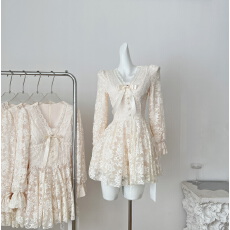 批发越韩小鱼 天使之翼 法式纯欲粉色<b class='q'>蕾丝</b><b class='q'>连衣裙</b>收腰千金风生日蓬蓬裙